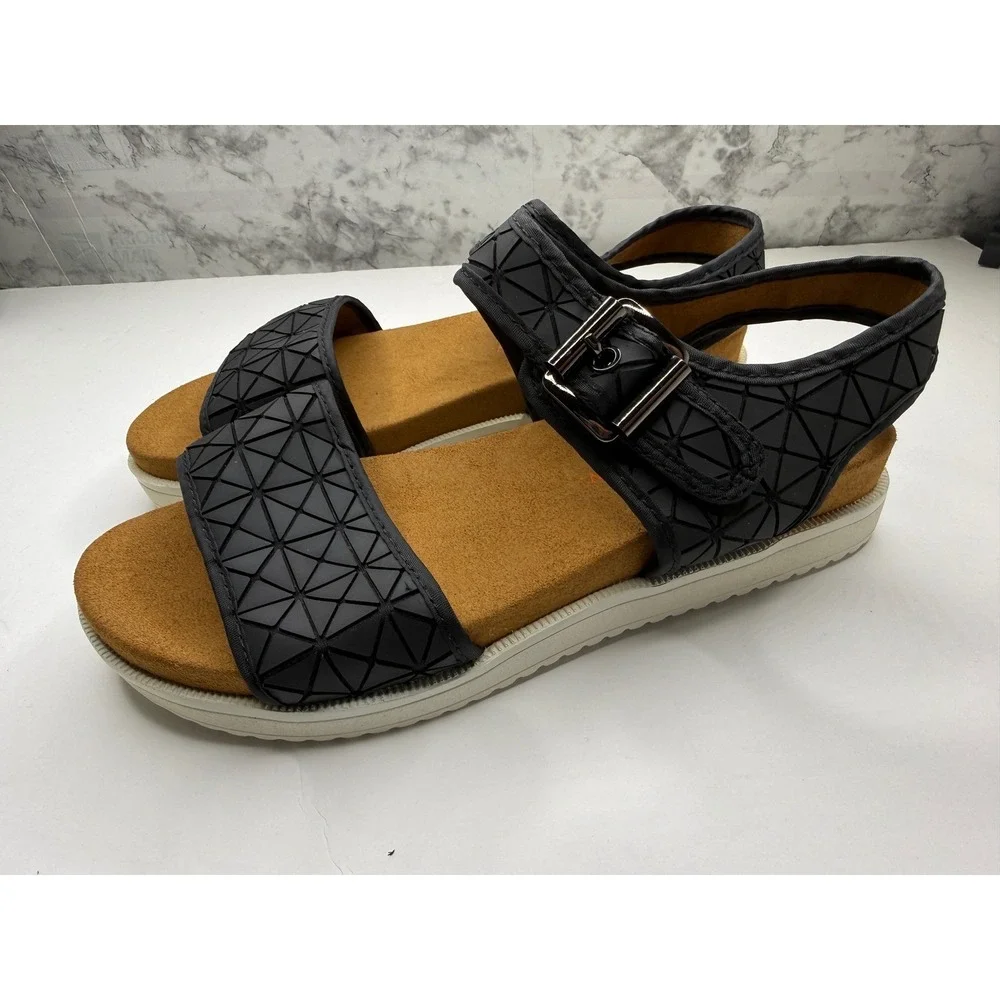 Bernie Mev New York Black Geometric Triangle‎ Platform Slingback Sandals Size 40